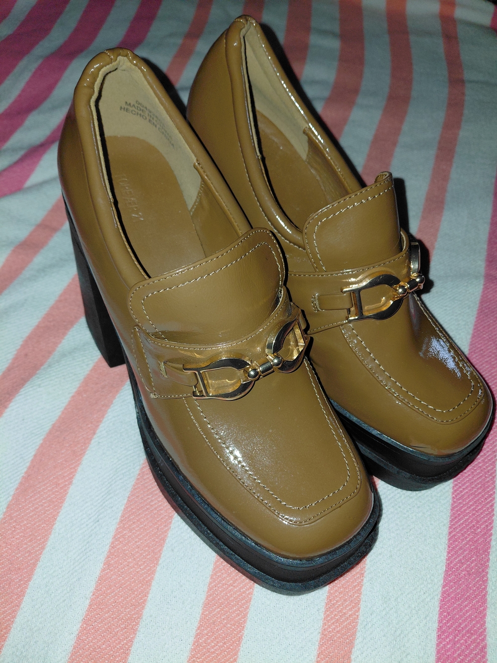 Forever 21 Tan Patent Platform Heeled Loafers with Gold Bit